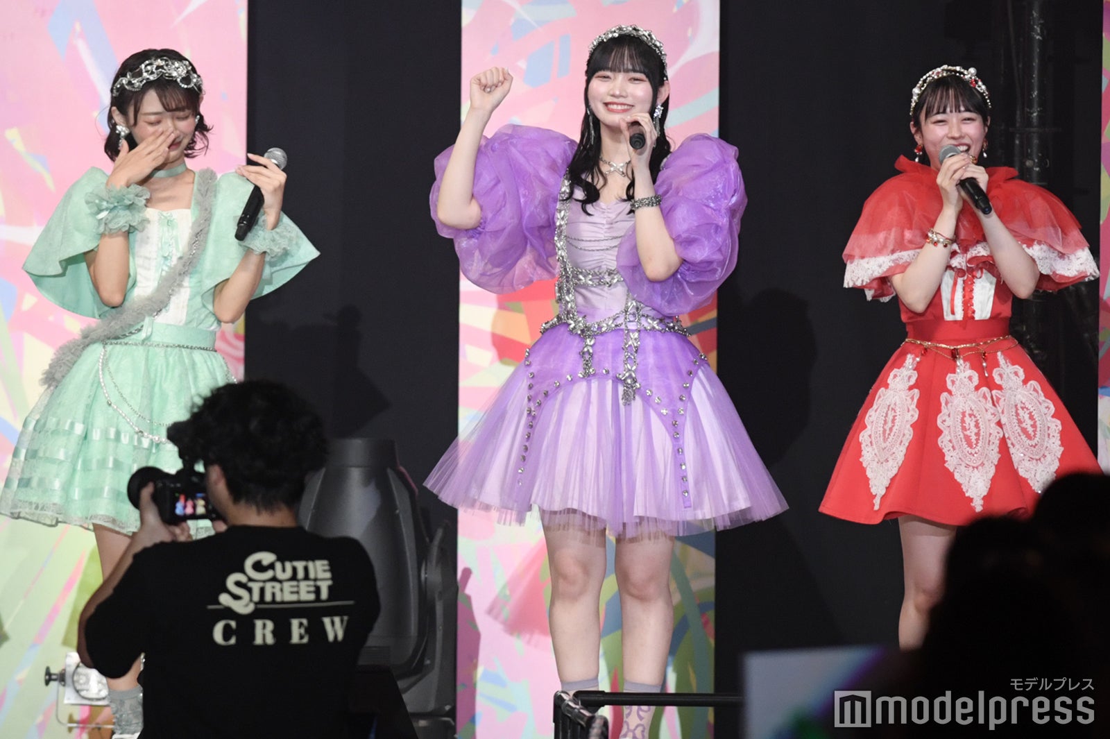 板倉可奈、真鍋凪咲、佐野愛花（C）モデルプレス