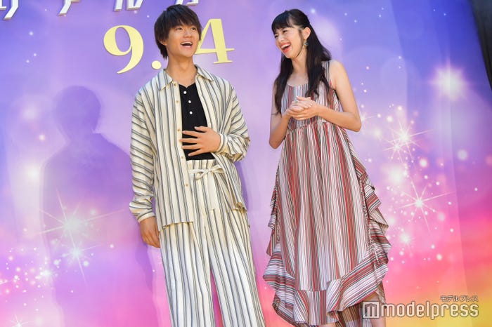 佐野勇斗、中条あやみ (C)モデルプレス