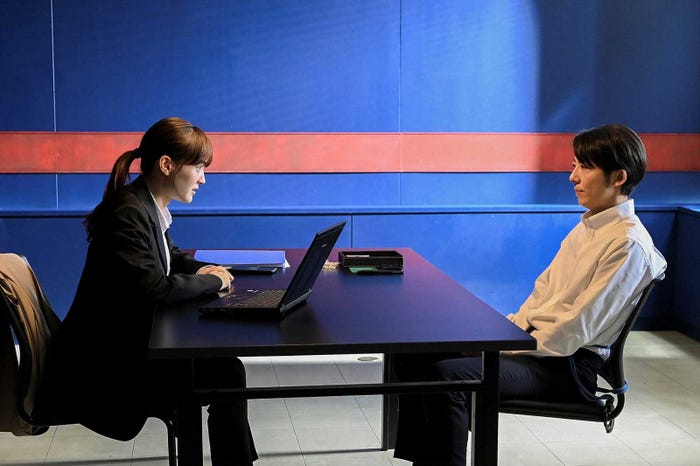 綾瀬はるか、高橋一生「天国と地獄 ~サイコな2人~」最終話より(C)TBS