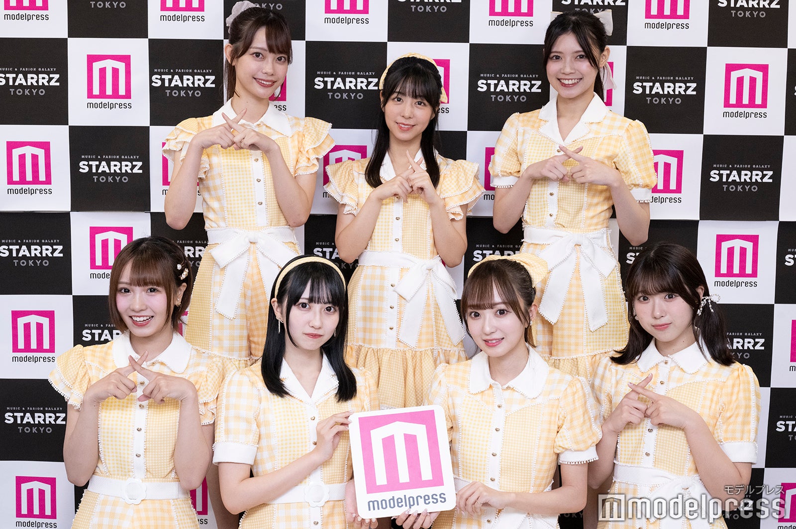 ラフ×ラフ／（後列左から）齋藤有紗、吉村萌南、高梨結（前列左から）夏目涼風、永松波留、日比野芽奈、佐々木楓菜※藤崎未来は欠席（C）モデルプレス