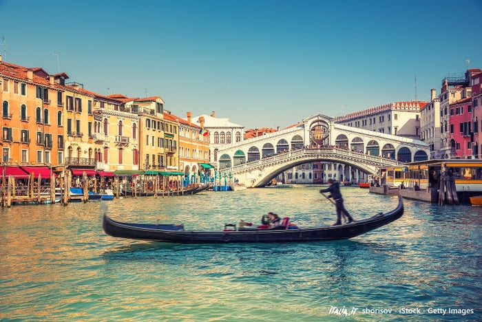 ヴェネツィア リアルト橋とゴンドラ／提供画像