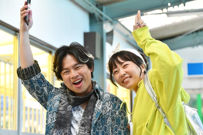 「花のち晴れ~花男 Next Season~」に出演する浜野謙太、木南晴夏(C)TBS