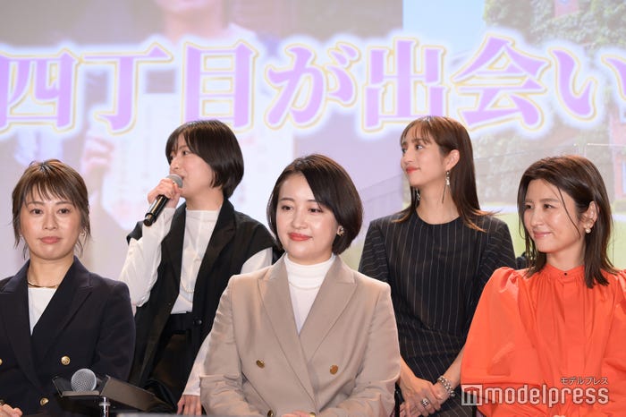 (後列)南沢奈央、堀田茜(前列)久保田直子、相内優香、宇賀なつみ(C)モデルプレス