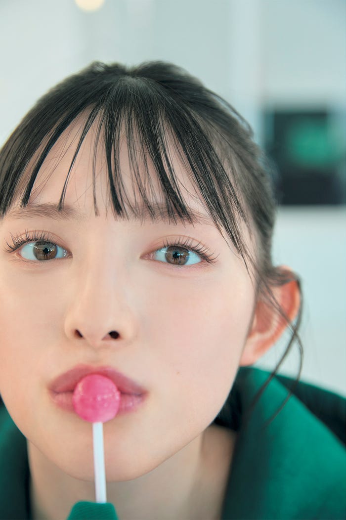 菅田愛貴1st写真集「すのあき」(C)SDP
