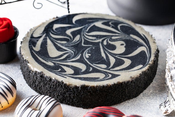 ジャパニーズゴシック黒胡麻チーズケーキ／画像提供：名古屋ヒルトン