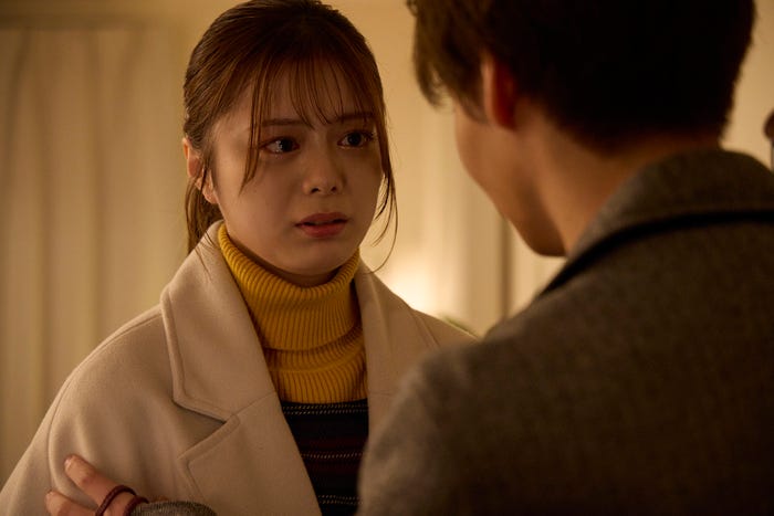 紺野彩夏「復讐カレシ~溺愛社長の顔にはウラがある~」第1話(C)「復讐カレシ~溺愛社長の顔にはウラがある~」製作委員会・MBS