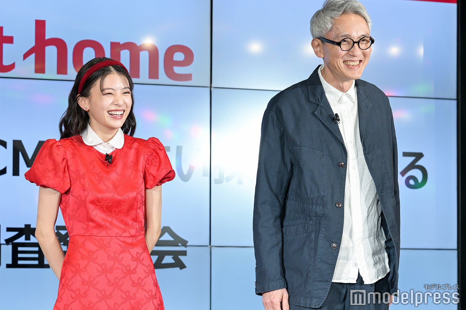 出口夏希、松重豊（C）モデルプレス