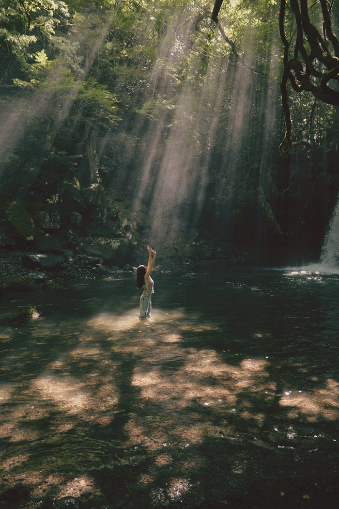 中条あやみ「明日へのことば」撮影/尾身沙紀 撮影協力/界 阿蘇