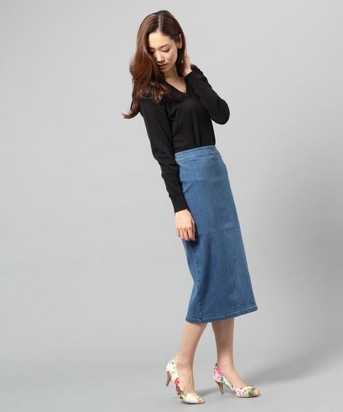 デニムミディペンシルスカート「BLISS POINT」4,860円（税込）／画像提供：[.st]