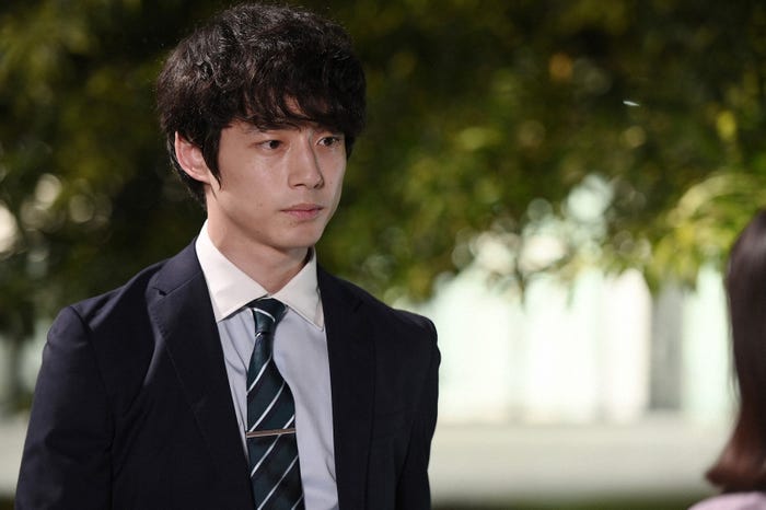 坂口健太郎/「婚姻届に判を捺しただけですが」第1話より(C)TBS