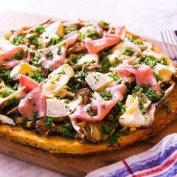 小麦粉代わりに「カリフラワー」!? 低糖質がうれしい「グルテンフリーピザ」の作り方【管理栄養士監修】