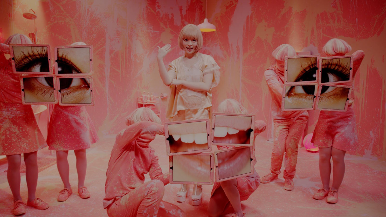 きゃりーぱみゅぱみゅ／「きみのみかた」MVより（提供写真）