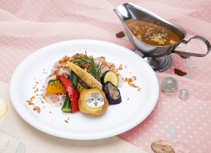 焼野菜にゃんこカレー税込1,320円(C)mofusand