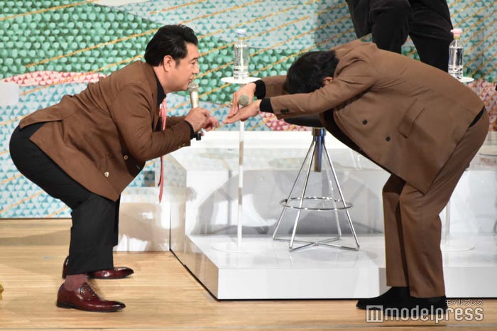 “ティラノサウルス”小手伸也、“えびすくい”大森南朋(C)モデルプレス