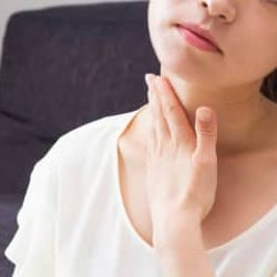 あごのたるみが気になる…毎日できる簡単マッサージ