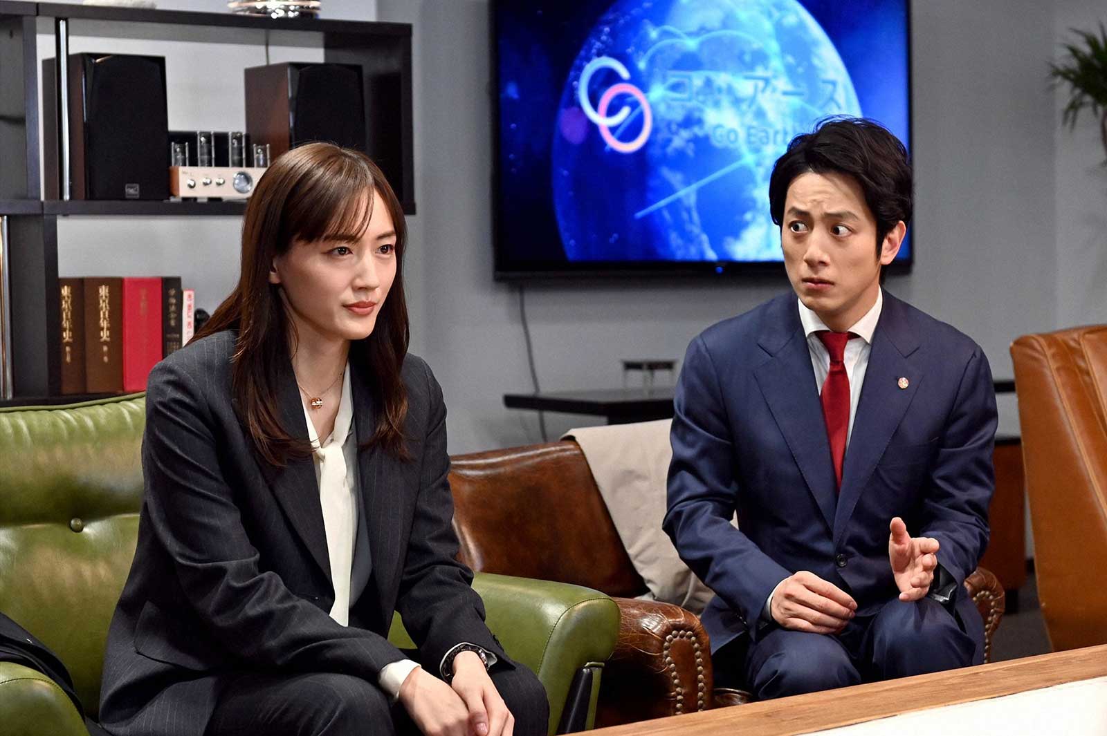 綾瀬はるか、溝端淳平「天国と地獄 ～サイコな2人～」第8話より（C）TBS