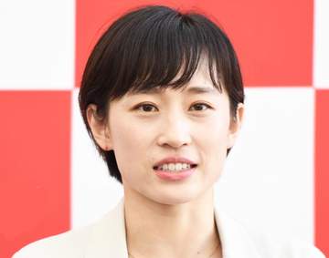 「メガネお似合いですね」 元飛び込み女子代表「娘とデートで幸せ時間」と投稿 SNS「どこのモデルかと思った」「可愛い」