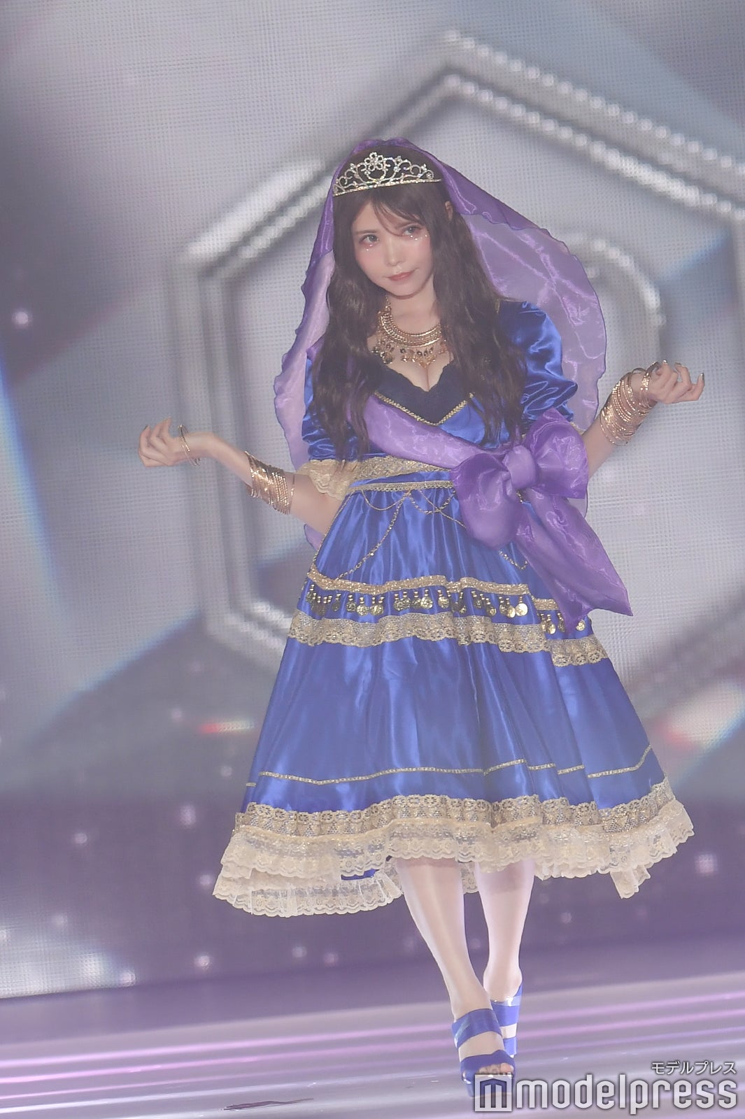 益若つばさ（C）モデルプレス