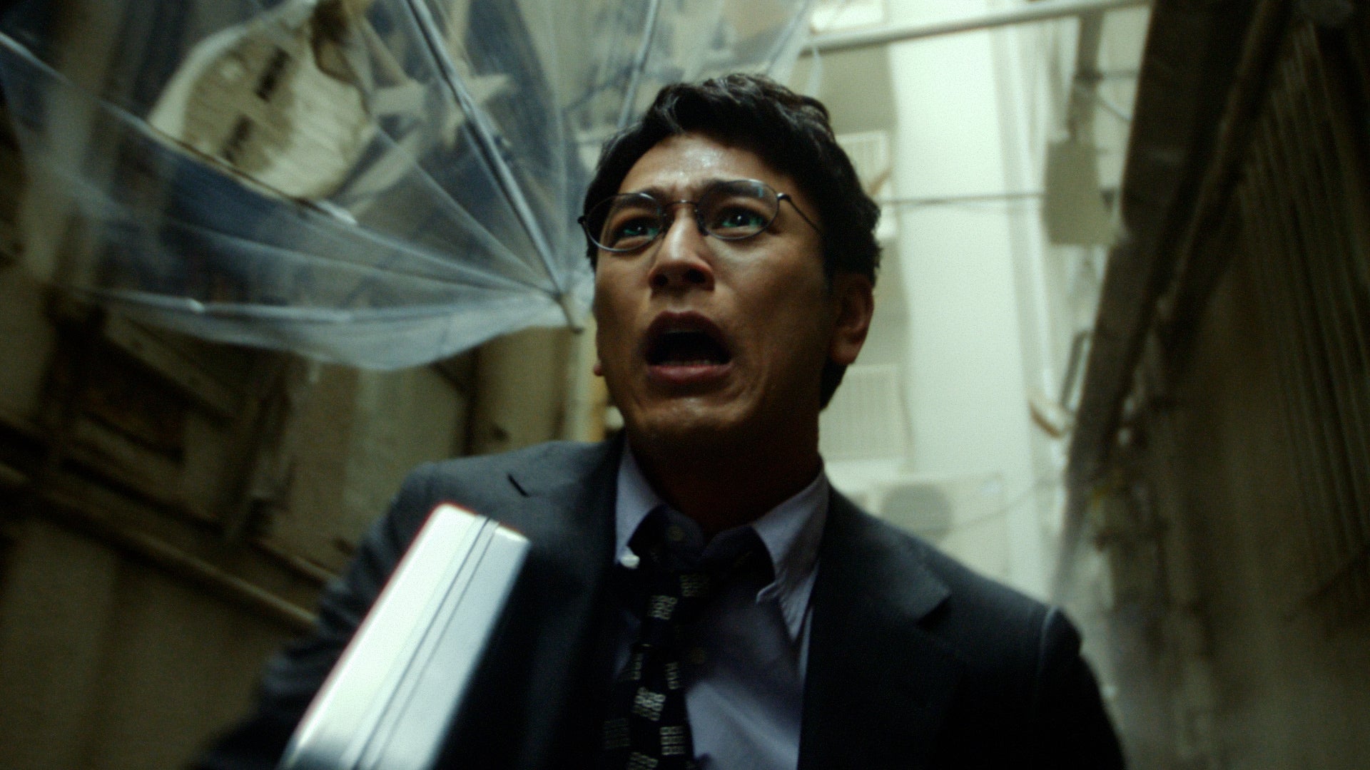 妻夫木聡「ひるまック『白昼の衝撃600円』篇（30秒）より（提供写真）