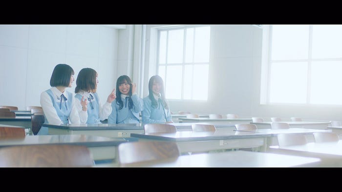 日向坂46「キュン」MVより(画像提供:ソニー・ミュージックレーベルズ)