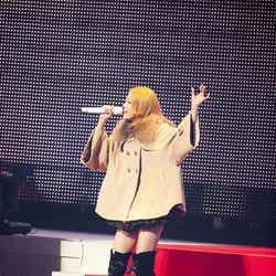 西野カナ衣装:スノー ファーコート(歌唱映像「いつか王子様が(cover)」)