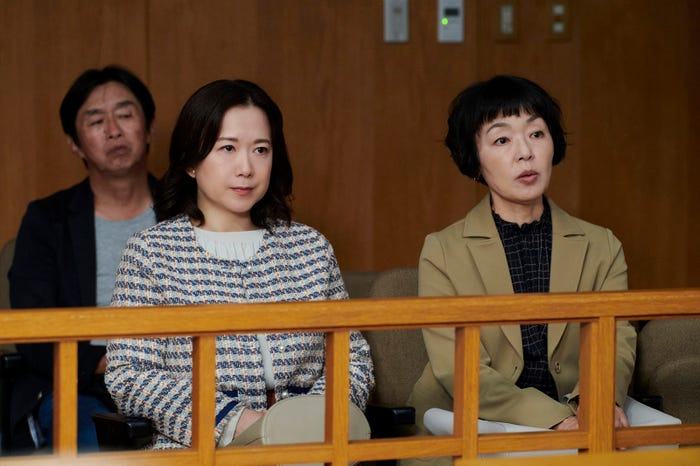 和久井映見、小林聡美「法廷のドラゴン」第2話(C)「法廷のドラゴン」製作委員会