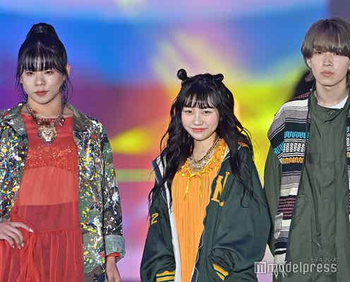 YouTuber・ウチら3姉妹、アースカラーでヒッピーな雰囲気 透け感との組み合わせが新鮮<GirlsAward 2022 S/S>