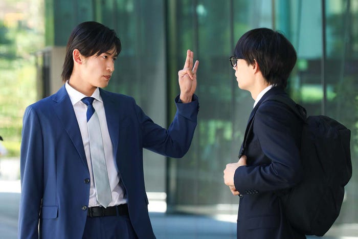 目黒蓮、佐野勇斗「トリリオンゲーム」第5話より(C)TBS/撮影:高橋裕子