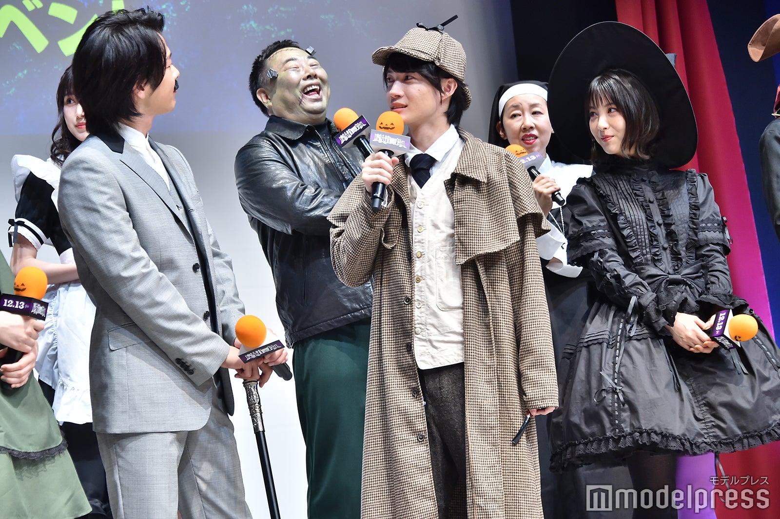 （左から）中村倫也、神木隆之介、浜辺美波（C）モデルプレス