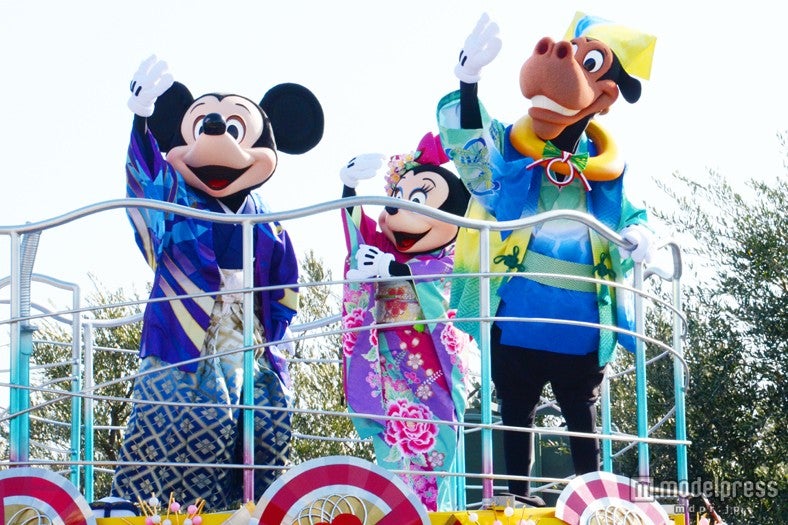 ホーレス・ホースカラー（右）／「ニューイヤーグリーティング」TDL