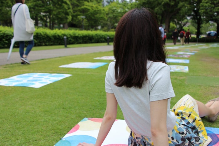 フルーツサンドのようなユニークなデザインなど様々な絵柄が並ぶ／画像提供：東京ミッドタウン