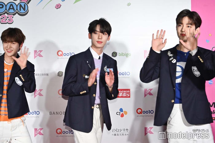 ギリギリまで手を振って去るソク・マシュー、ハン・ユジン、ジャン・ハオ(C)モデルプレス