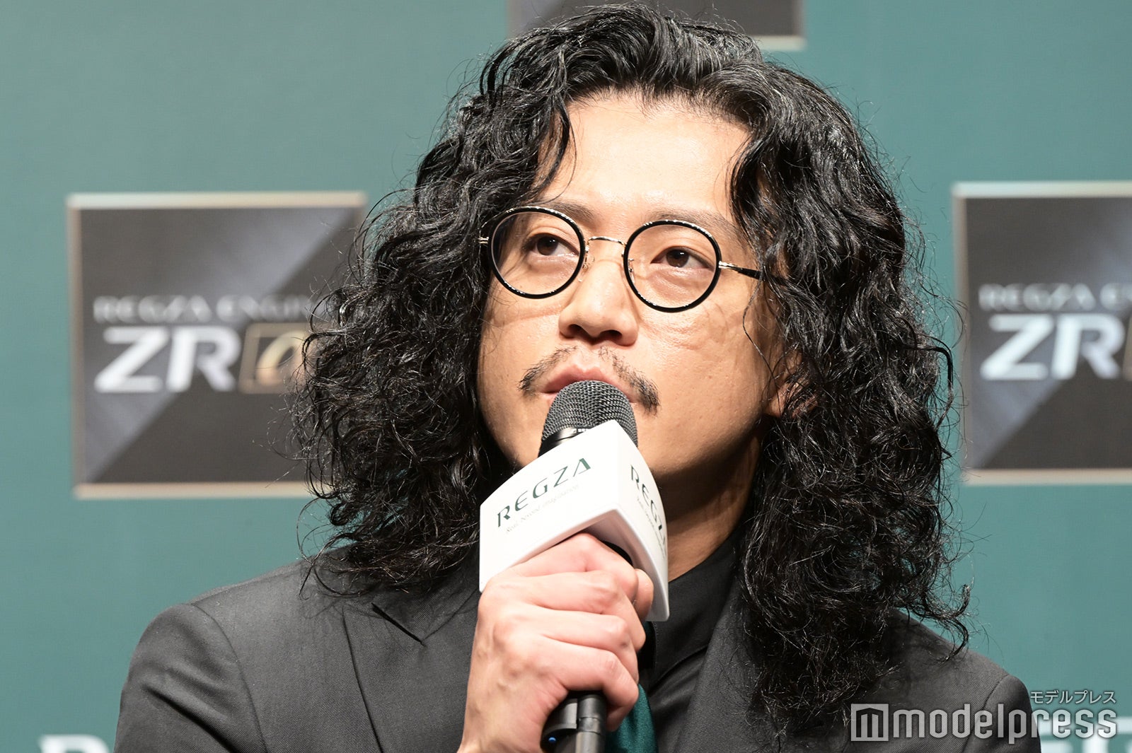 小栗旬（C）モデルプレス