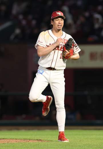 楽天・マエケン緊急降板 右ふくらはぎにアクシデントか 気温一桁の寒さ 四回途中まで4K無失点の好投も