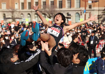「スケールにビックリ！」「太っ腹」NY駅伝初優勝のGMO・熊谷代表がビッグな褒賞金「選手一人一人に1000万円支給」に驚きの声「凄すぎる」来季は黒田朝日も加入