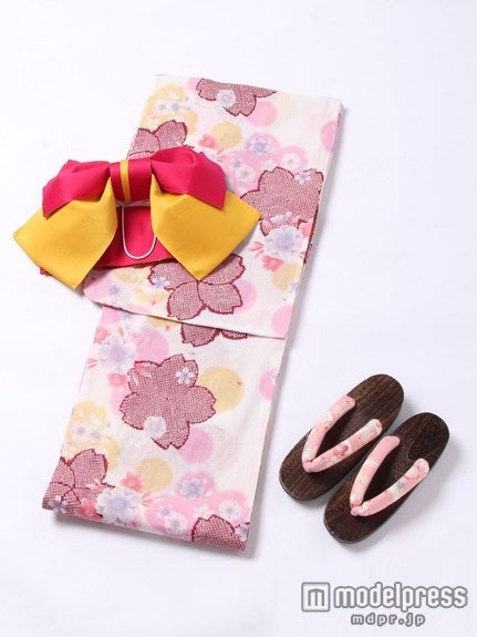 しぼりサクラ／浴衣4点SET「INGNI」8,748円（税込）