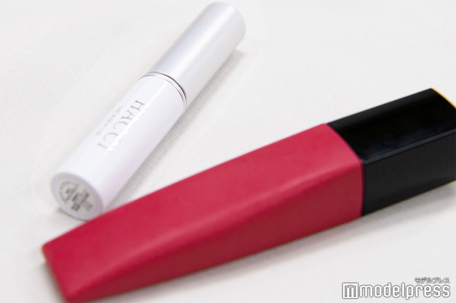 村瀬紗英のリップメイクアイテム （C）モデルプレス