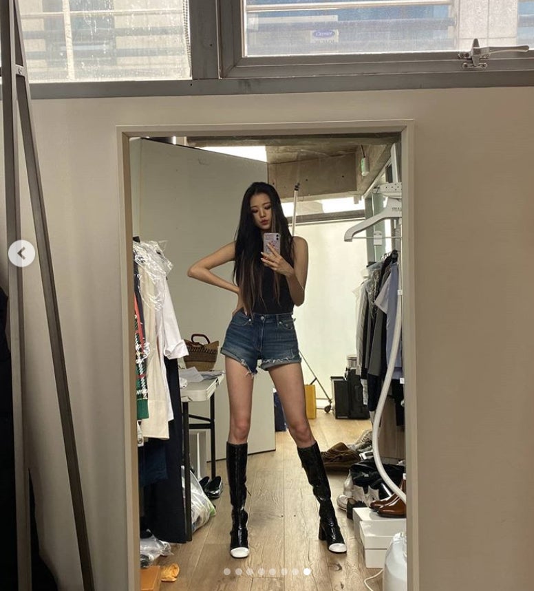 チャン・ウォニョン／IZ*ONE Instagramより