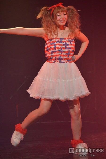 「Campus Summit 2013」でライブパフォーマンスを行ったあいにゃん