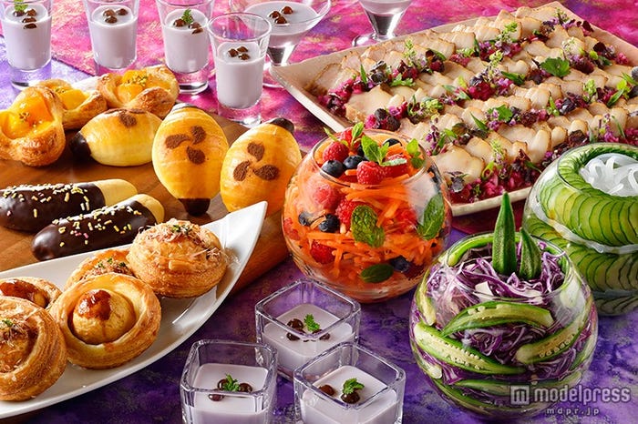 ブッフェ(イメージ)/ランチブッフェ大人3400円、ディナーブッフェ大人4430円(C)Disney