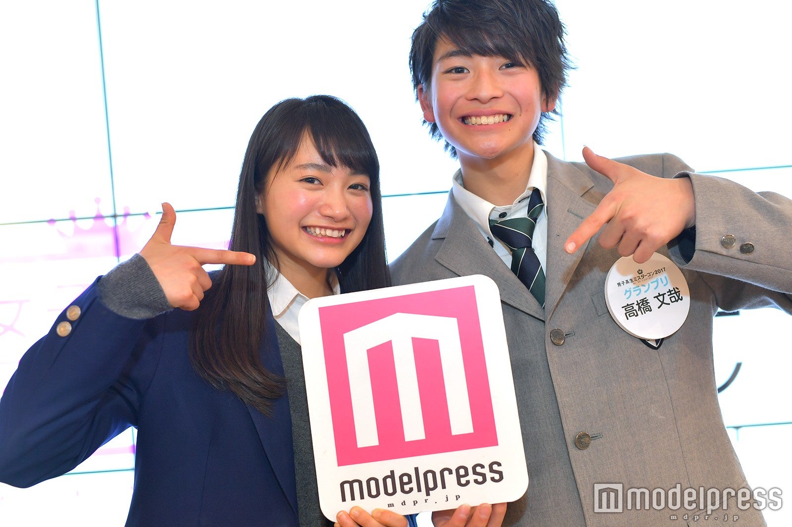 モデルプレスのインタビューに応じた福田愛依・高橋文哉 （C）モデルプレス