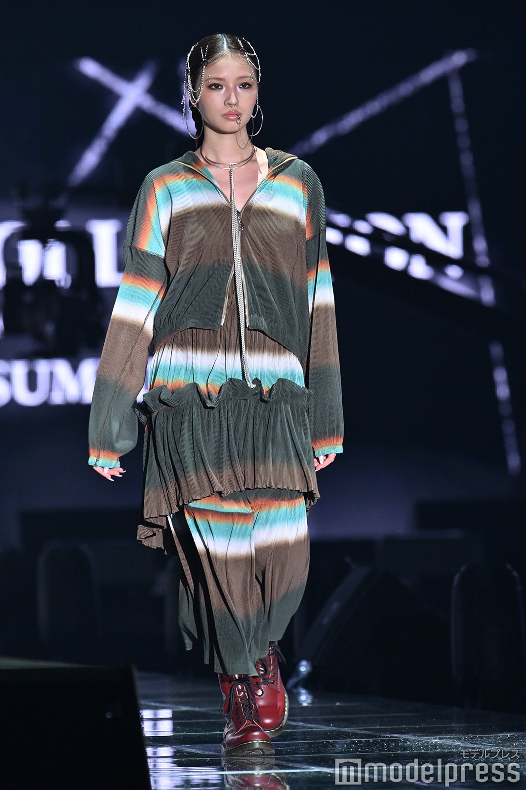 （C）モデルプレス