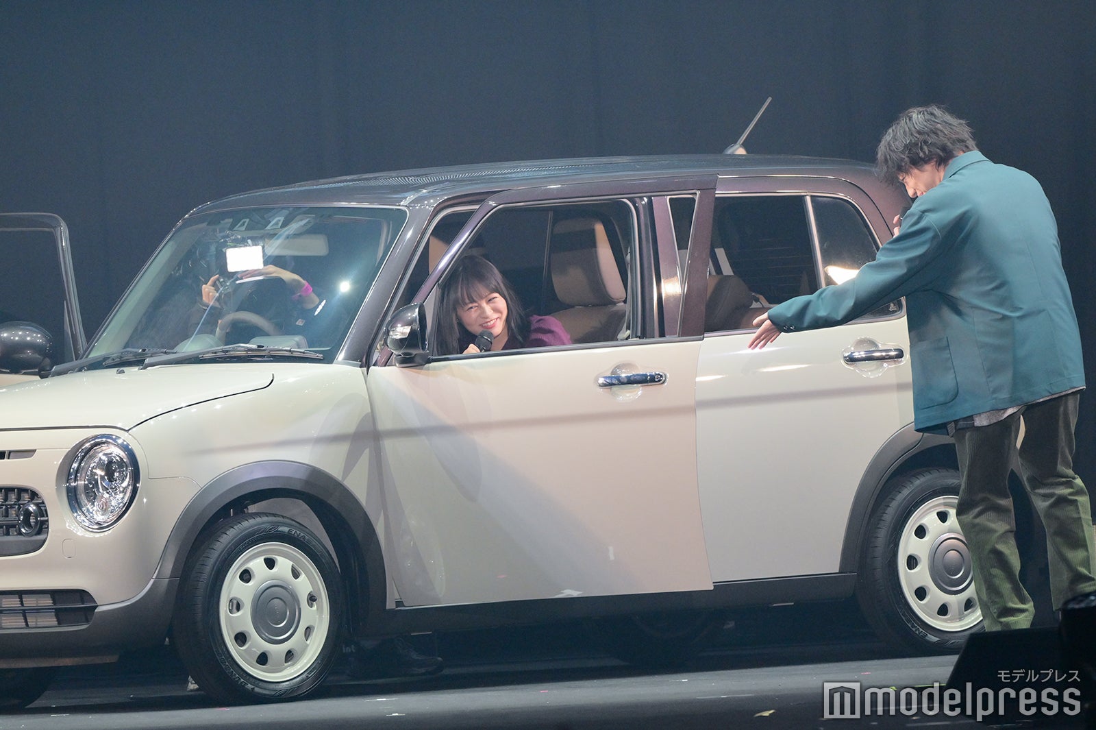 （C）モデルプレス