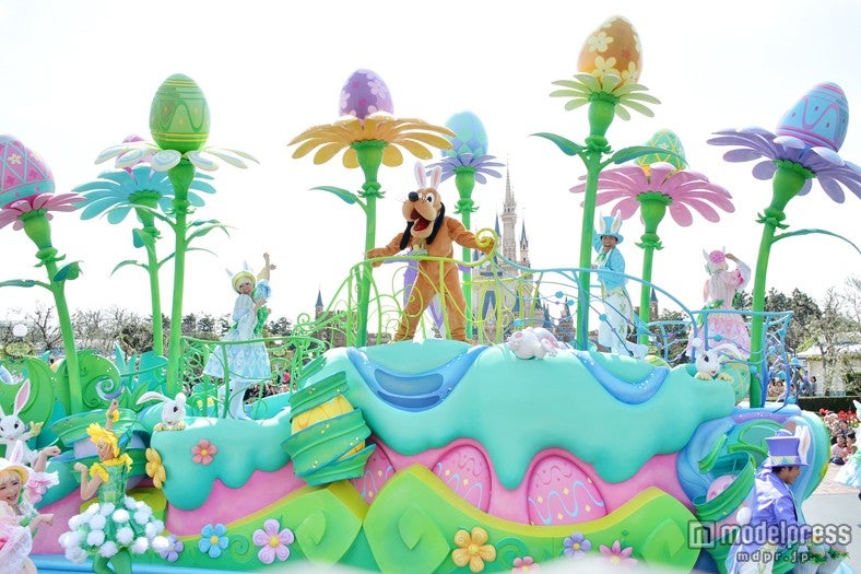 新パレード「ヒッピティ・ホッピティ・スプリングタイム」／プルート