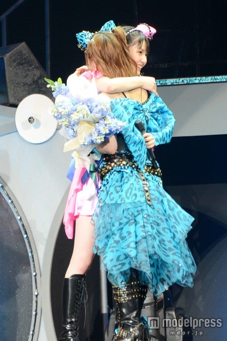 画像10/10) 指原莉乃、田中れいなのモーニング娘。卒業公演に大興奮 - モデルプレス