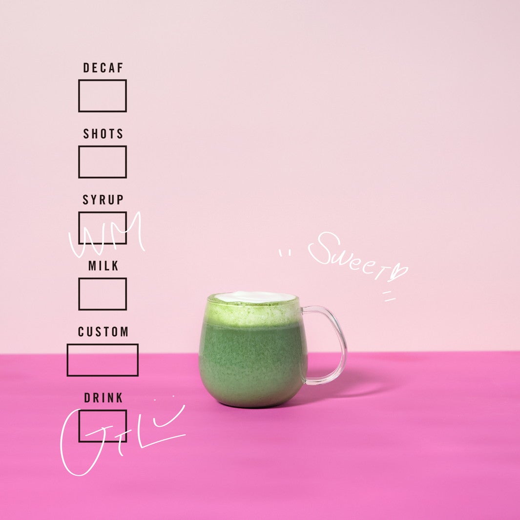 抹茶 ティー ラテ（盛りチョコ）・ホワイト モカ シロップ／提供画像