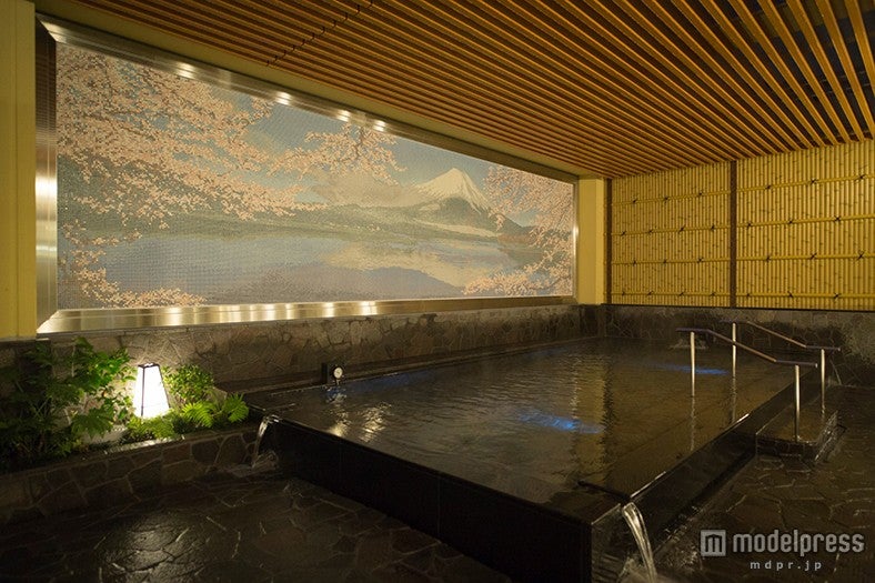 新宿に誕生した「テルマー湯」／露天風呂「神代の湯」／画像提供：シー・エヌ・エス