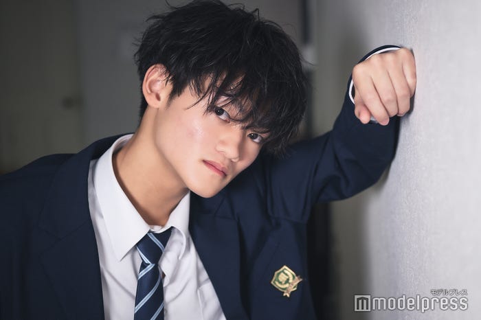 モデルプレスのインタビューに応じた上中琉くん(C)モデルプレス