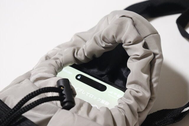 中わたメッシュスマホショルダーバッグ　使用例