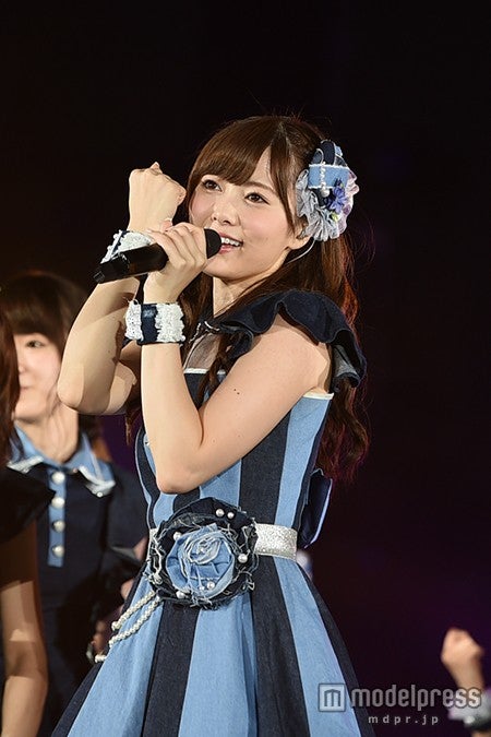 Amazon.co.jp: 初版 乃木坂46写真集「乃木撮 VOL.01」白石麻衣